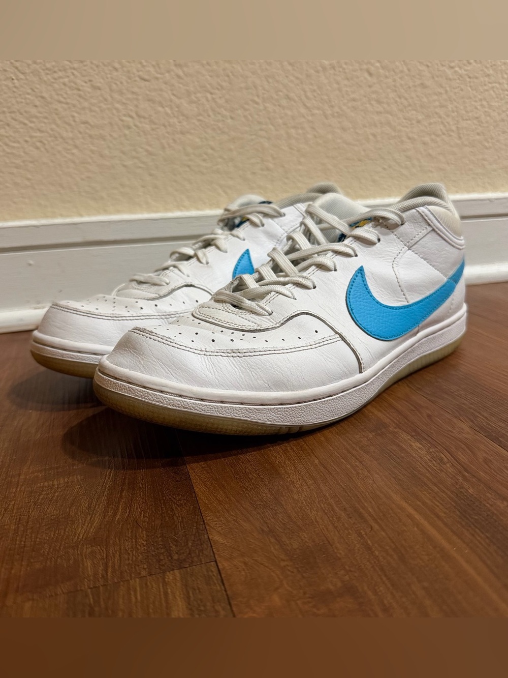 Nike Sky Force 3/4 Leather Sneakers